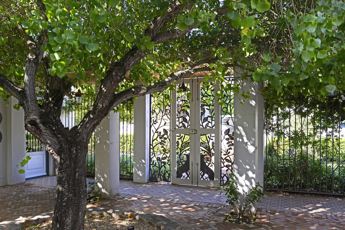 Photo 14 of Sixteen Cab accommodation in Franschhoek, Cape Town with 4 bedrooms and 4 bathrooms