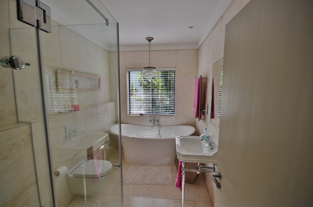 Photo 17 of The Glen Villa accommodation in Higgovale, Cape Town with 4 bedrooms and 4.5 bathrooms