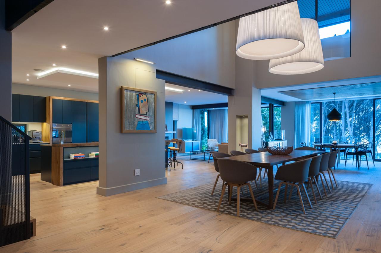 Photo 5 of The Glen Villa accommodation in Higgovale, Cape Town with 4 bedrooms and 4.5 bathrooms