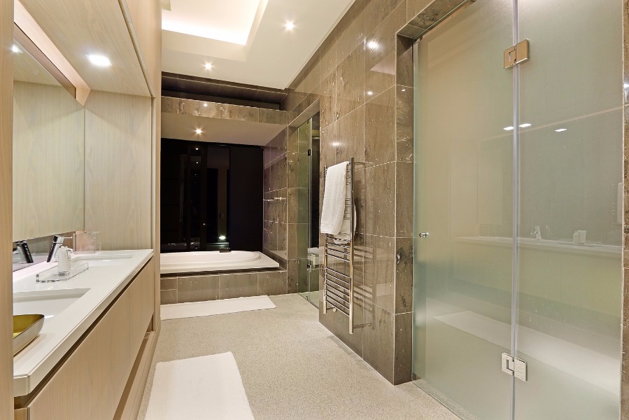 Photo 11 of Titan Villa accommodation in Bantry Bay, Cape Town with 5 bedrooms and 5 bathrooms