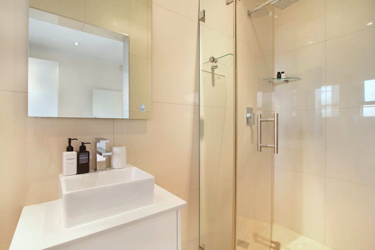 Photo 13 of Ty Gwyn Villa accommodation in Camps Bay, Cape Town with 3 bedrooms and 3 bathrooms