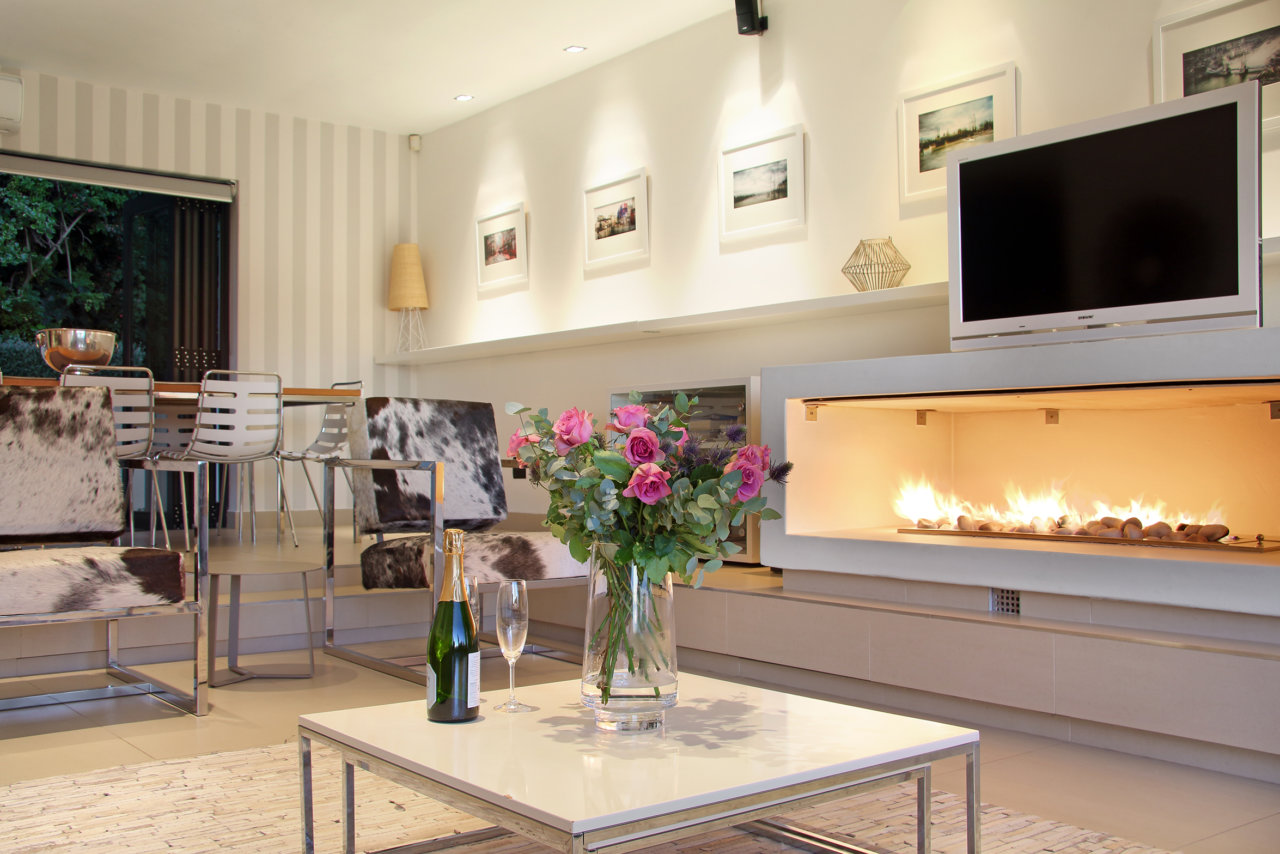 Photo 16 of Ty Gwyn Villa accommodation in Camps Bay, Cape Town with 3 bedrooms and 3 bathrooms