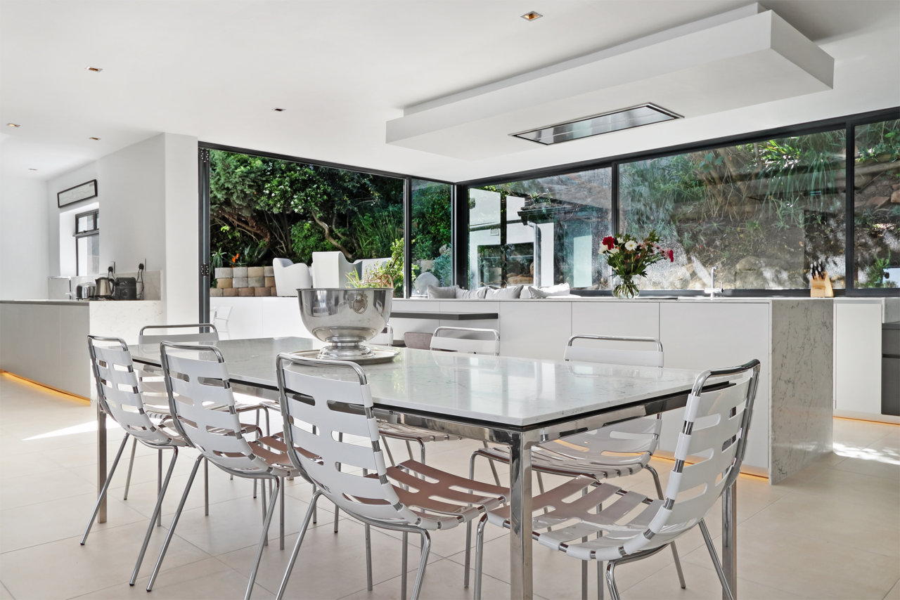 Photo 27 of Ty Gwyn Villa accommodation in Camps Bay, Cape Town with 3 bedrooms and 3 bathrooms
