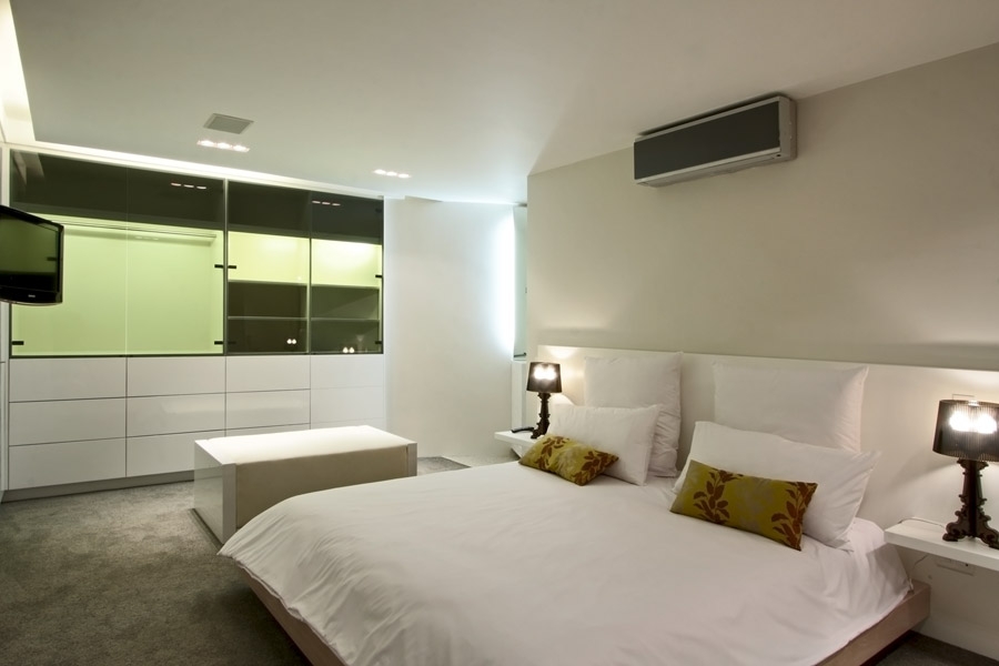 Photo 12 of Victoria Rd Luxury Apartment 101 accommodation in Camps Bay, Cape Town with 1.5 bedrooms and 2 bathrooms