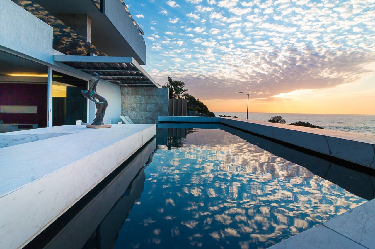 Photo 9 of Victoria Rd Luxury Apartment 101 accommodation in Camps Bay, Cape Town with 1.5 bedrooms and 2 bathrooms