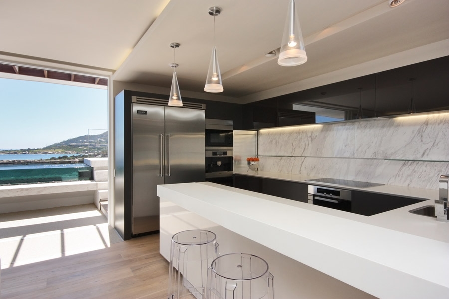 Photo 3 of Victoria Rd Luxury Apartment 201 accommodation in Camps Bay, Cape Town with 3 bedrooms and 3 bathrooms
