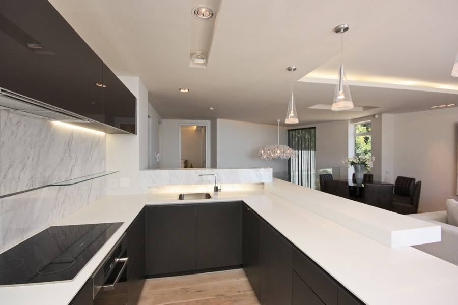 Photo 10 of Victoria Rd Luxury Apartment 202 accommodation in Camps Bay, Cape Town with 3 bedrooms and 3 bathrooms