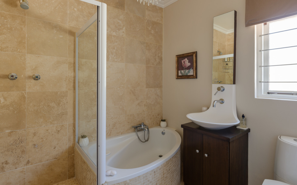 Photo 8 of Villa 15 on Wessels accommodation in Green Point, Cape Town with 4 bedrooms and 2 bathrooms