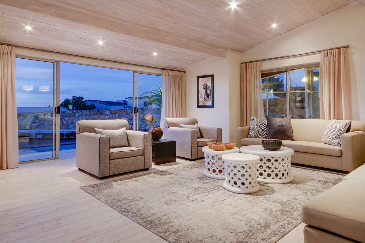 Photo 12 of Villa Amber accommodation in Camps Bay, Cape Town with 8 bedrooms and 8 bathrooms