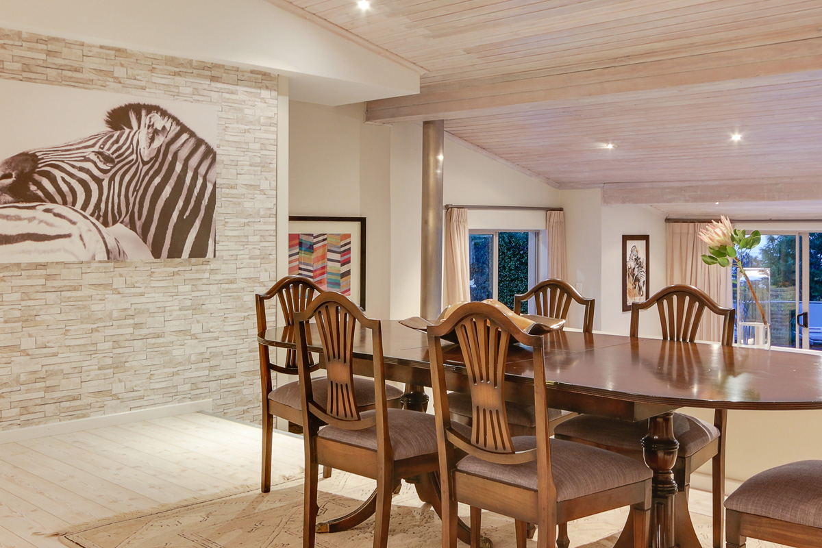 Photo 11 of Villa Amber accommodation in Camps Bay, Cape Town with 8 bedrooms and 8 bathrooms
