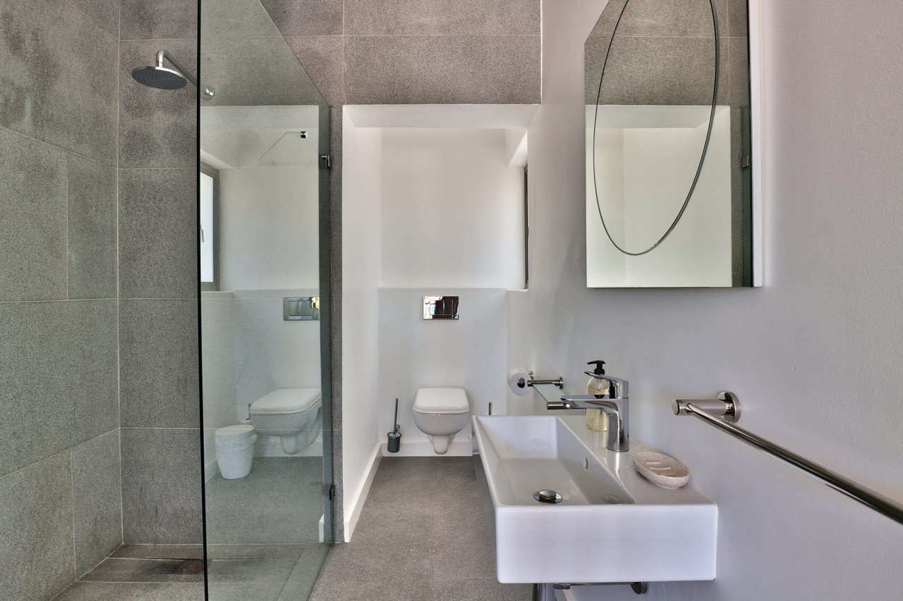 Photo 20 of Villa Argyle accommodation in Camps Bay, Cape Town with 6 bedrooms and 6 bathrooms