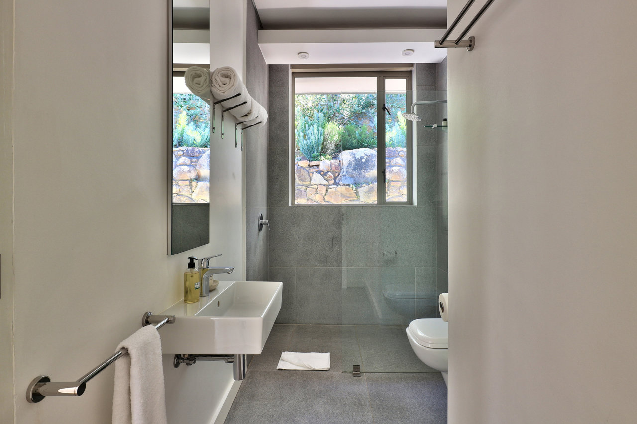 Photo 25 of Villa Argyle accommodation in Camps Bay, Cape Town with 6 bedrooms and 6 bathrooms