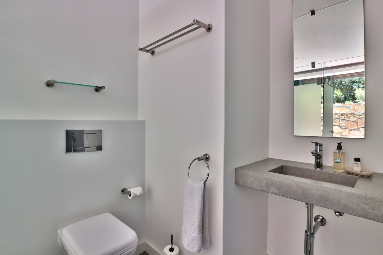 Photo 27 of Villa Argyle accommodation in Camps Bay, Cape Town with 6 bedrooms and 6 bathrooms