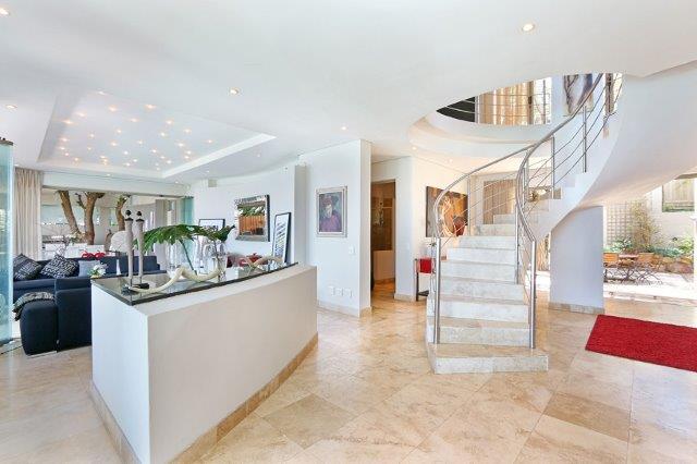 Photo 6 of Villa del Capo accommodation in Camps Bay, Cape Town with 7 bedrooms and 7 bathrooms