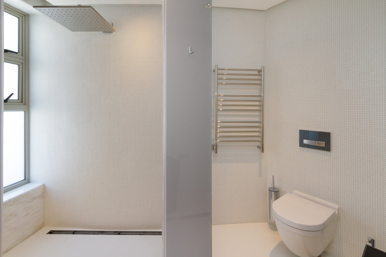 Photo 11 of Villa Esplanade accommodation in Bantry Bay, Cape Town with 4 bedrooms and 5 bathrooms