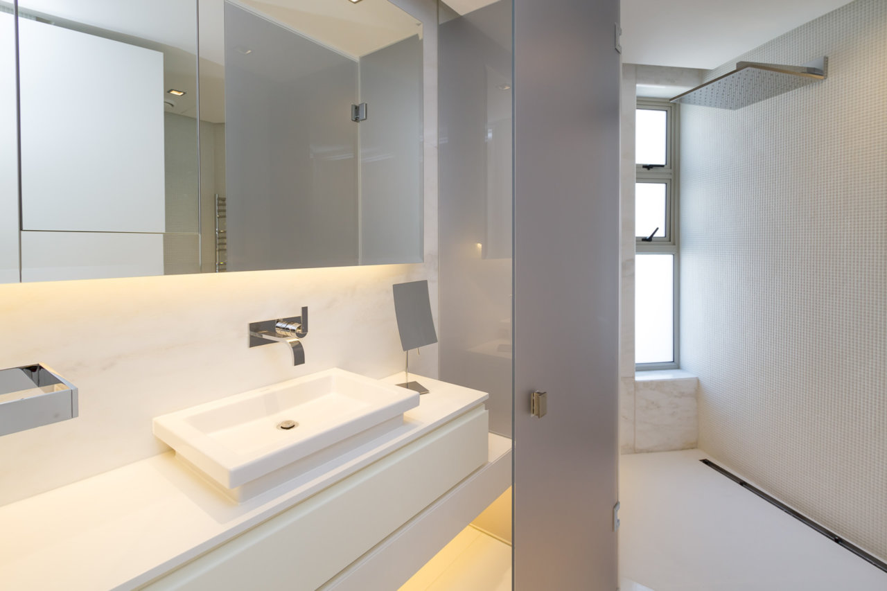 Photo 13 of Villa Esplanade accommodation in Bantry Bay, Cape Town with 4 bedrooms and 5 bathrooms