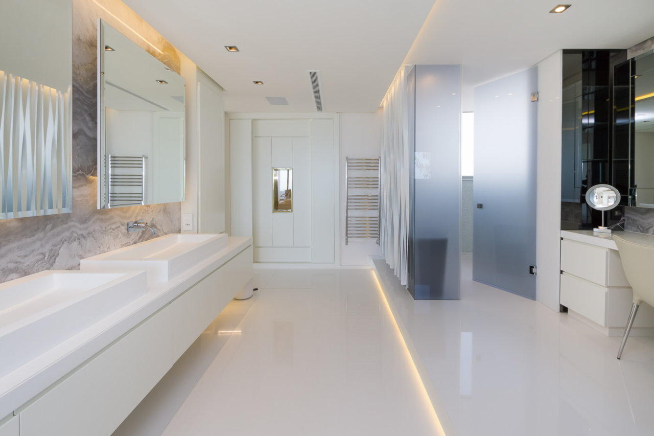 Photo 20 of Villa Esplanade accommodation in Bantry Bay, Cape Town with 4 bedrooms and 5 bathrooms