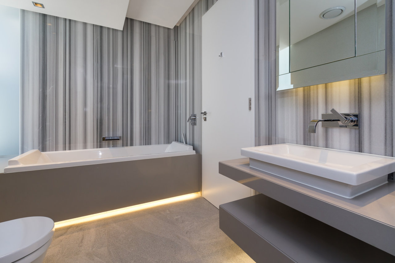 Photo 6 of Villa Esplanade accommodation in Bantry Bay, Cape Town with 4 bedrooms and 5 bathrooms