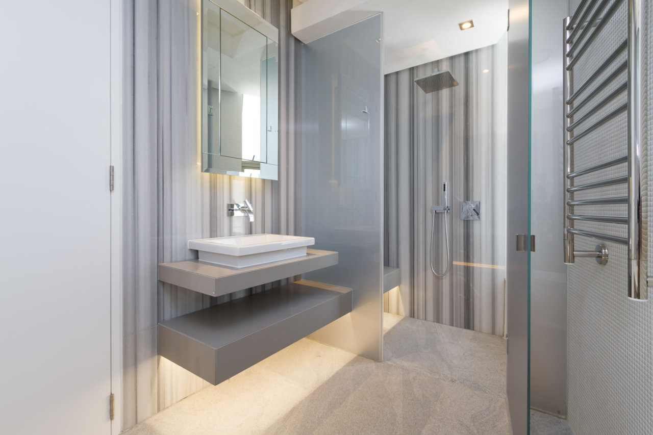 Photo 7 of Villa Esplanade accommodation in Bantry Bay, Cape Town with 4 bedrooms and 5 bathrooms