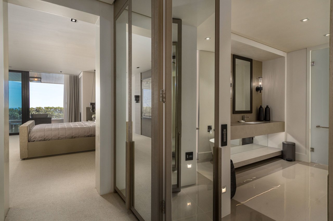 Photo 16 of Villa Halcyon accommodation in Bantry Bay, Cape Town with 5 bedrooms and 5 bathrooms