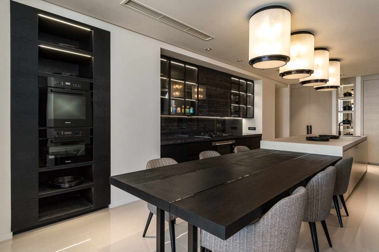 Photo 24 of Villa Halcyon accommodation in Bantry Bay, Cape Town with 5 bedrooms and 5 bathrooms