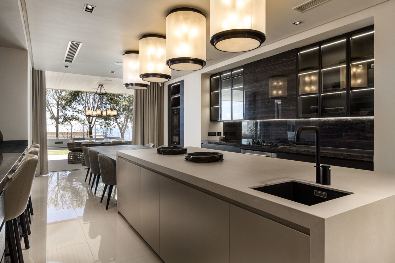 Photo 26 of Villa Halcyon accommodation in Bantry Bay, Cape Town with 5 bedrooms and 5 bathrooms