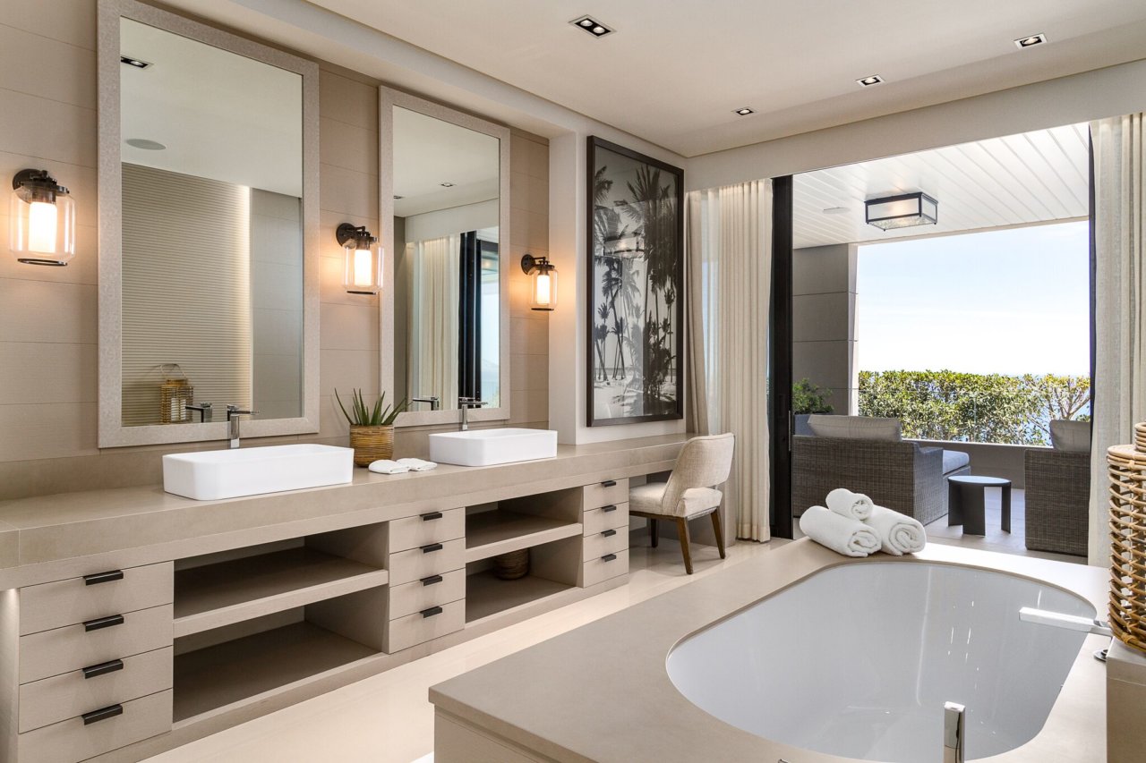 Photo 9 of Villa Halcyon accommodation in Bantry Bay, Cape Town with 5 bedrooms and 5 bathrooms