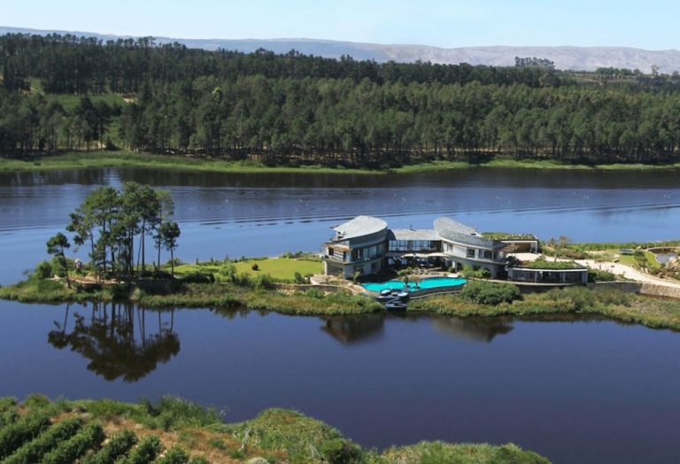 Photo 24 of Villa Lothian accommodation in Grabouw, Cape Town with 8 bedrooms and 8 bathrooms