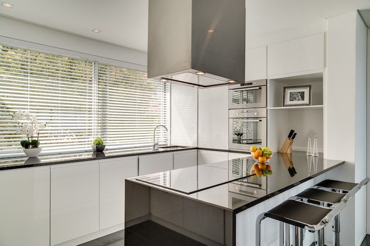 Photo 17 of Villa Maxima accommodation in Camps Bay, Cape Town with 6 bedrooms and 5.5 bathrooms