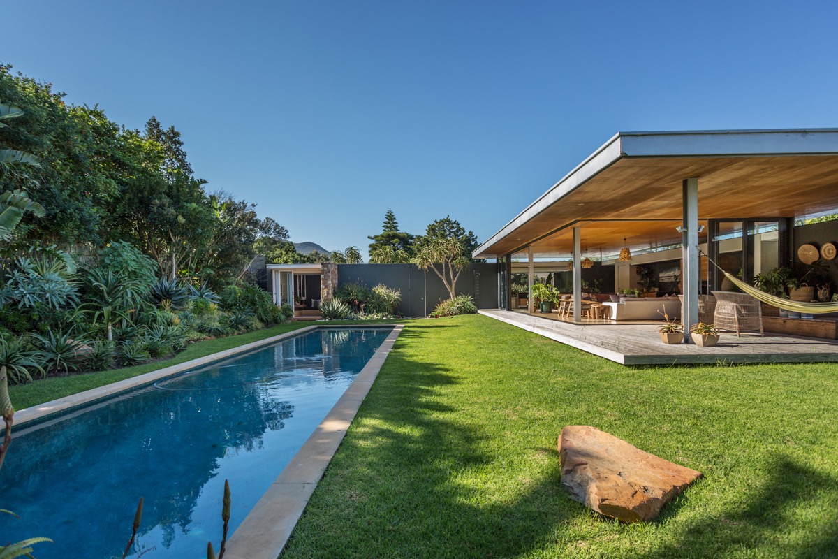 Photo 16 of Villa Memento accommodation in Noordhoek, Cape Town with 4 bedrooms and 3.5 bathrooms