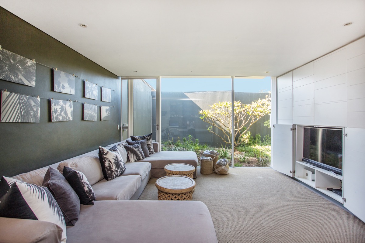 Photo 8 of Villa Memento accommodation in Noordhoek, Cape Town with 4 bedrooms and 3.5 bathrooms
