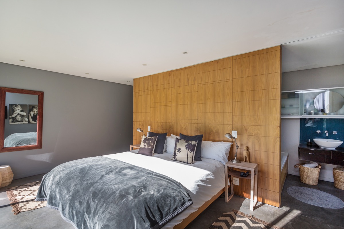Photo 2 of Villa Memento accommodation in Noordhoek, Cape Town with 4 bedrooms and 3.5 bathrooms