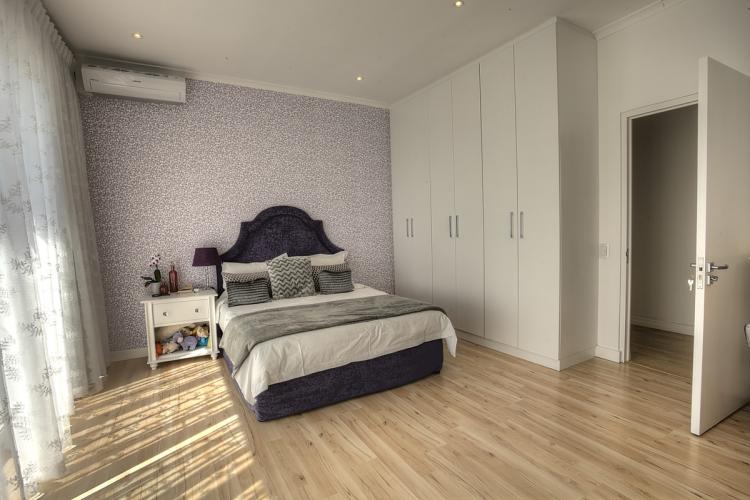 Photo 4 of Villa Pearl accommodation in Fresnaye, Cape Town with 5 bedrooms and 5 bathrooms