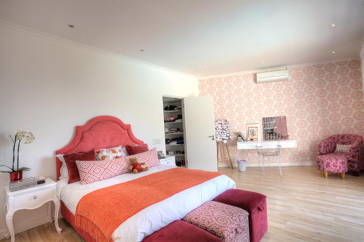 Photo 23 of Villa Pearl accommodation in Fresnaye, Cape Town with 5 bedrooms and 5 bathrooms