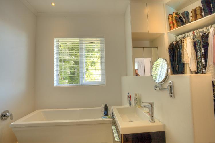 Photo 26 of Villa Pearl accommodation in Fresnaye, Cape Town with 5 bedrooms and 5 bathrooms