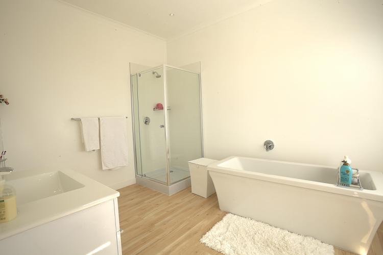 Photo 5 of Villa Pearl accommodation in Fresnaye, Cape Town with 5 bedrooms and 5 bathrooms