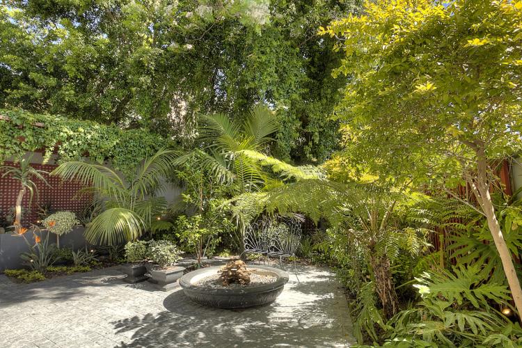 Photo 10 of Villa Pearl accommodation in Fresnaye, Cape Town with 5 bedrooms and 5 bathrooms