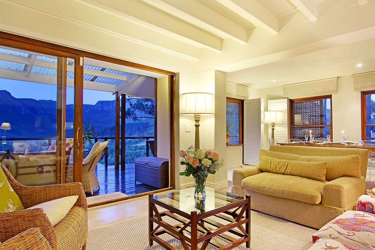 Photo 13 of Villa Silvermist accommodation in Constantia, Cape Town with 3 bedrooms and 3 bathrooms