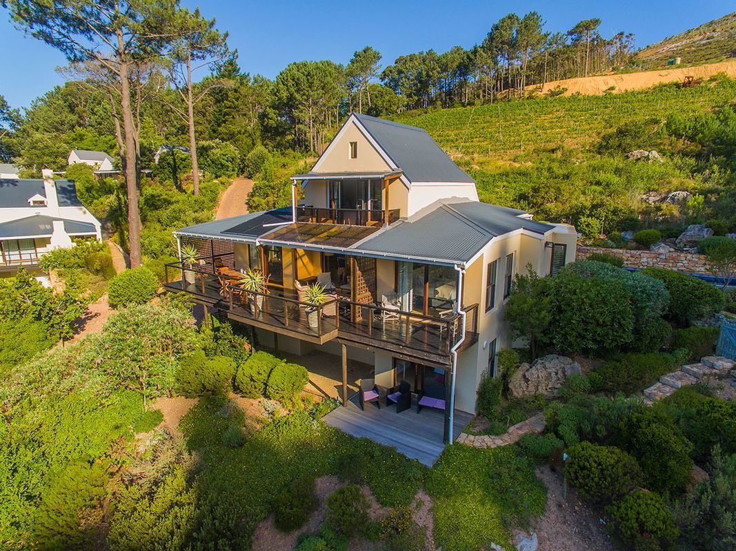 Photo 25 of Villa Silvermist accommodation in Constantia, Cape Town with 3 bedrooms and 3 bathrooms