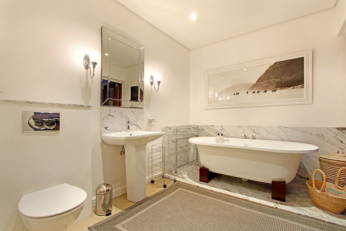 Photo 27 of Villa Silvermist accommodation in Constantia, Cape Town with 3 bedrooms and 3 bathrooms