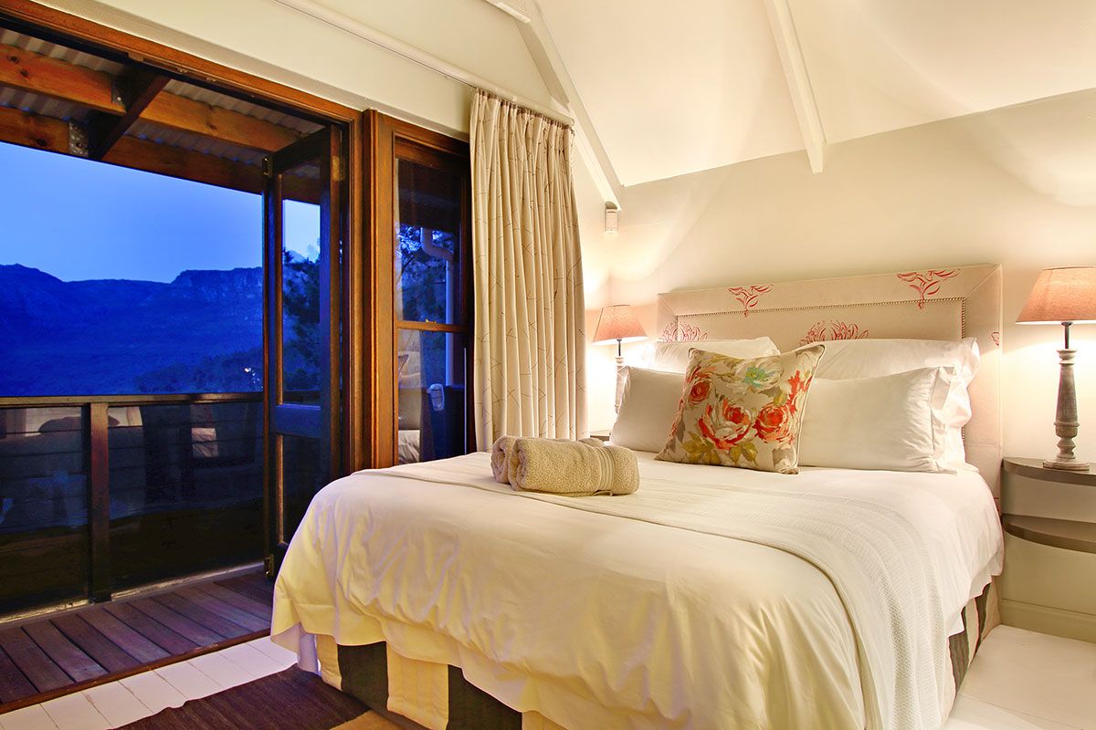 Photo 29 of Villa Silvermist accommodation in Constantia, Cape Town with 3 bedrooms and 3 bathrooms