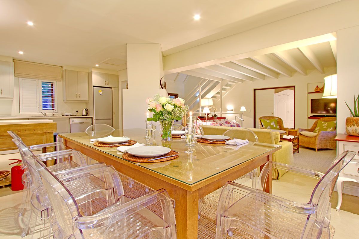Photo 5 of Villa Silvermist accommodation in Constantia, Cape Town with 3 bedrooms and 3 bathrooms