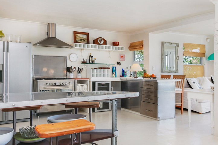 Photo 12 of Waters Edge Llandudno accommodation in Llandudno, Cape Town with 3 bedrooms and 2.5 bathrooms