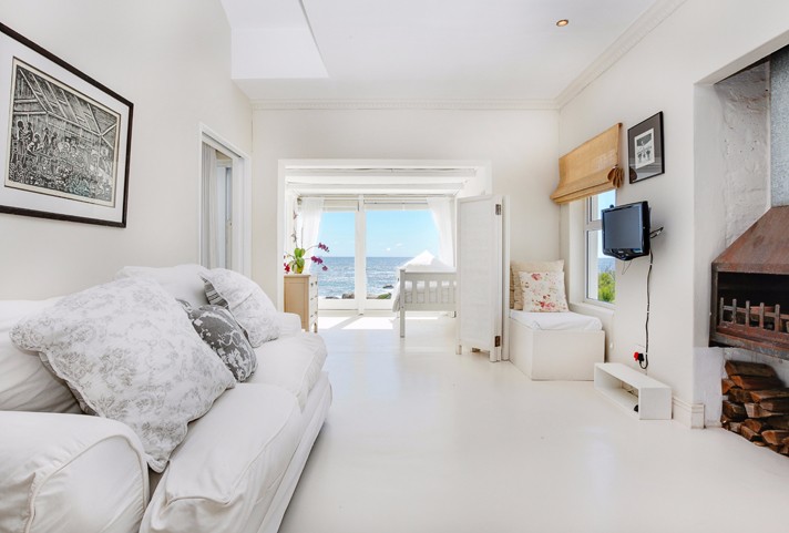 Photo 13 of Waters Edge Llandudno accommodation in Llandudno, Cape Town with 3 bedrooms and 2.5 bathrooms
