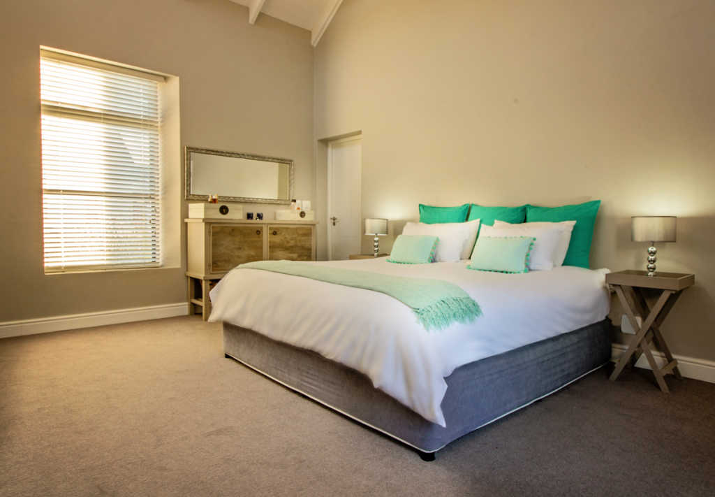 Photo 4 of Wills Lake Villa accommodation in Noordhoek, Cape Town with 4 bedrooms and 3.5 bathrooms