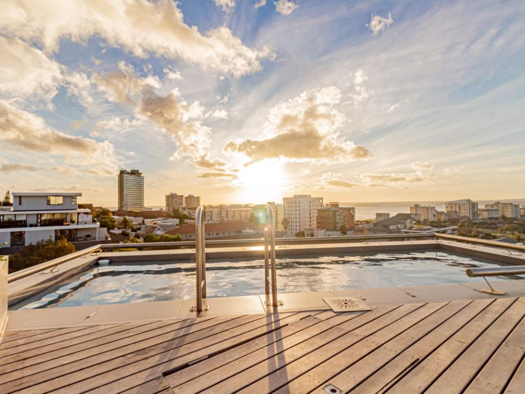 9 On S - communal swimming pool with beautiful view