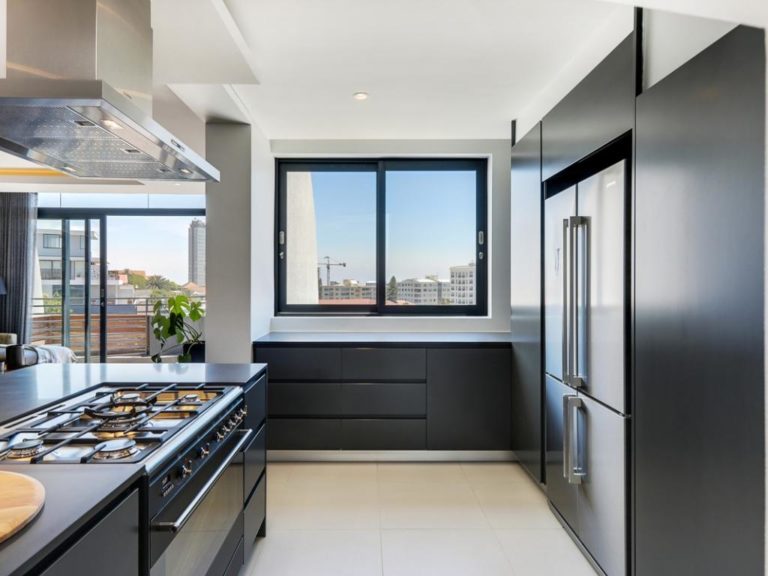 Penthouse On S - kitchen