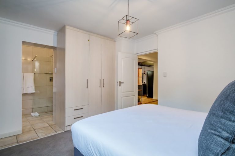 House Of M Queen Size Bed