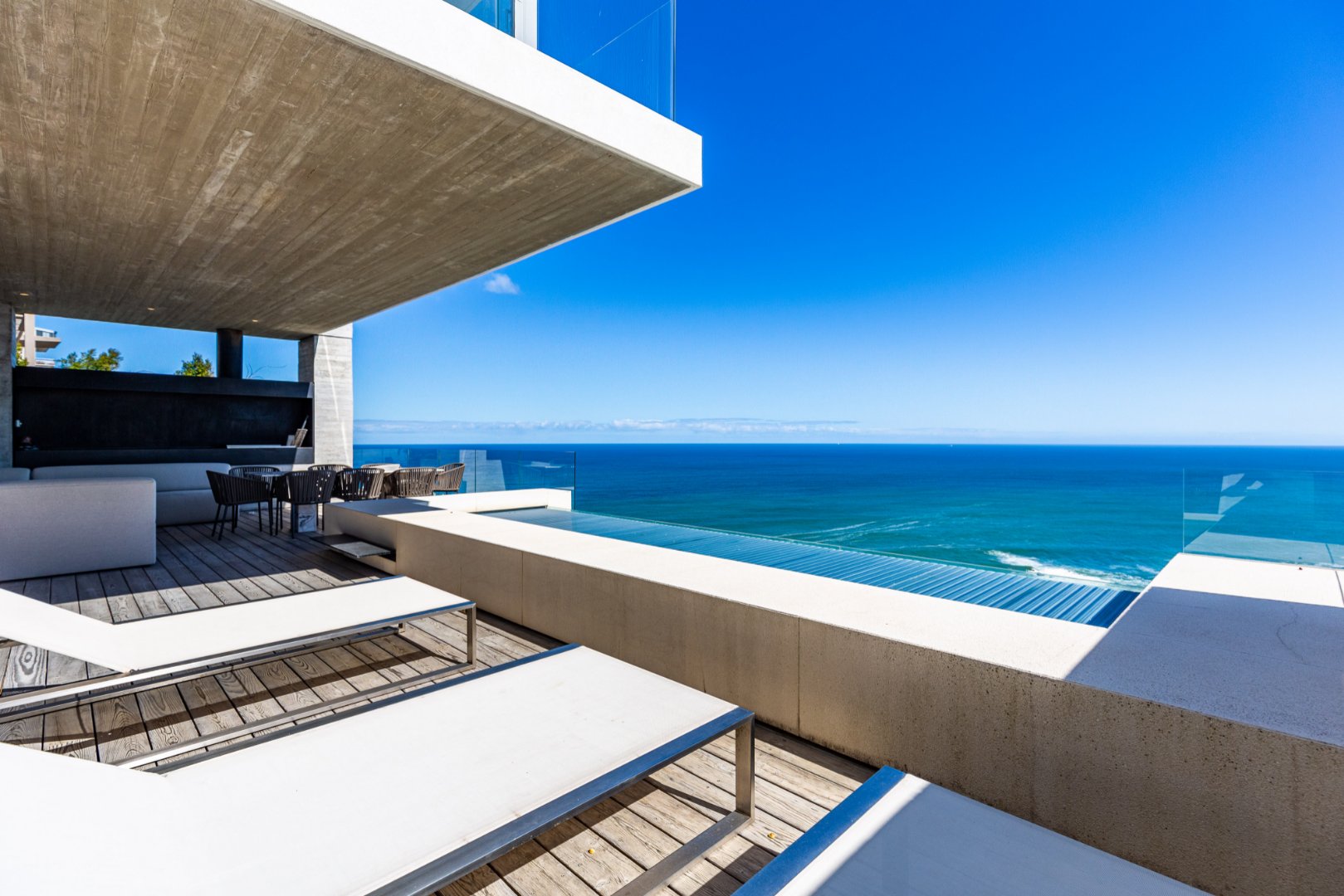 Dharma Villa Photo 9