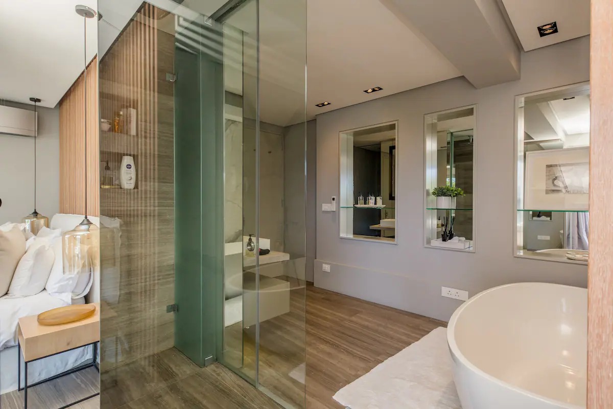 Bantry Bay Chic Photo 16